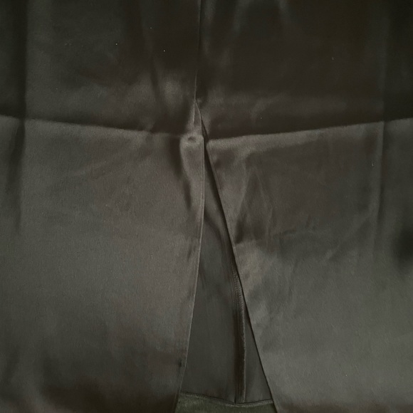 Express Satin Black dress. Perfect for a night out and all eyes on you. Size XS. - Picture 5 of 6